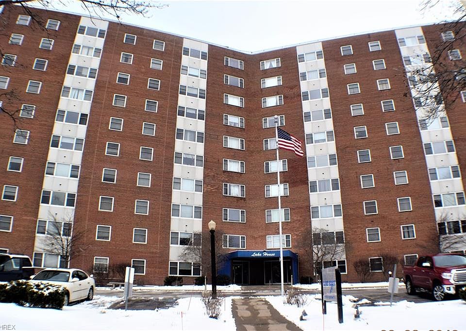 1st image of 11850 Edgewater Dr APT 409