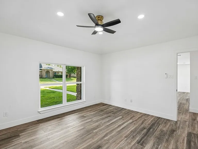 913 Filmore Dr — Photo 15