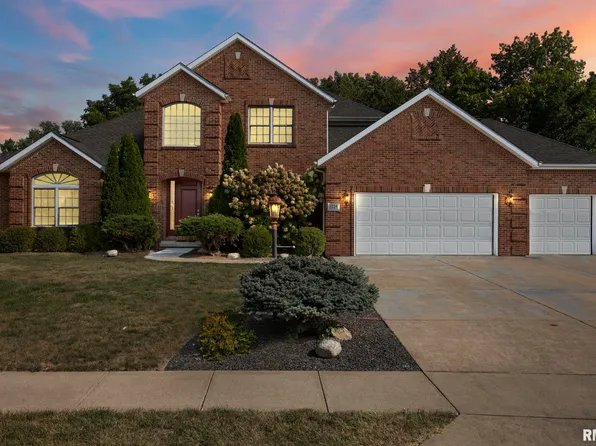 1224 Autumn Ridge Ct, Morton, IL 61550