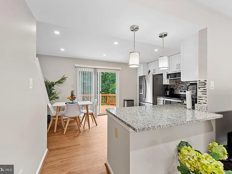 15226 Wentwood Ln — Photo 10