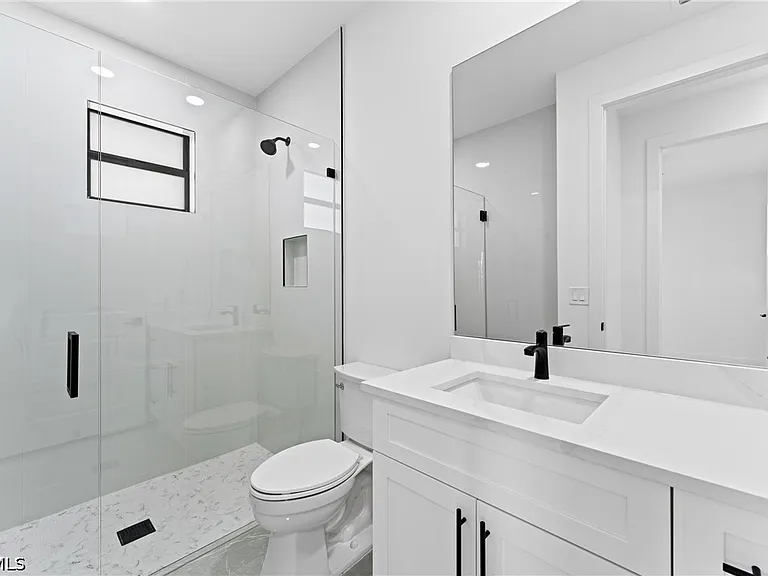 1024 Chauncey Ave — Photo 17