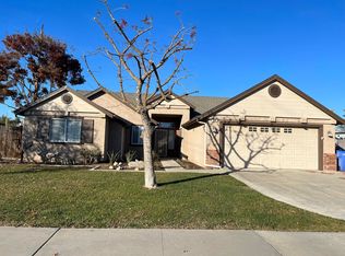 686 Millbrook St, Hanford, CA 93230