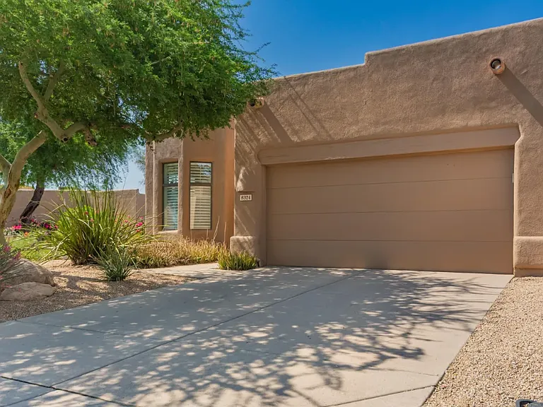 8324 E Cactus Wren Rd — Photo 2