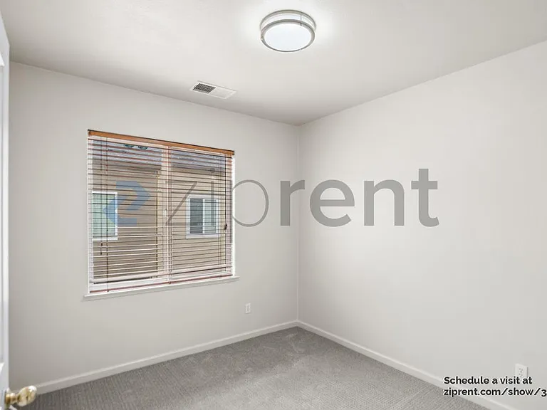 2858 10th St — Photo 25