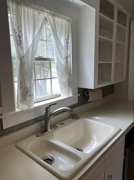 4 bed, 1300 sqft, $4,000 — Photo 3
