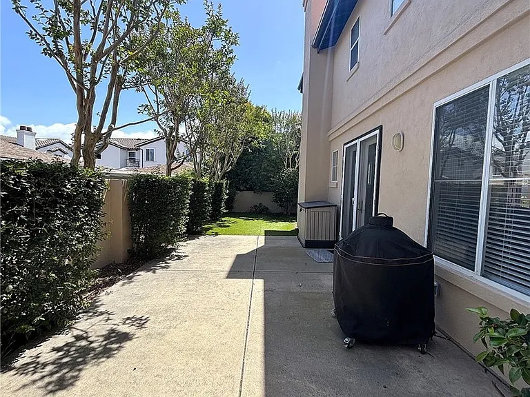 2211 Dufour Ave #B — Photo 30