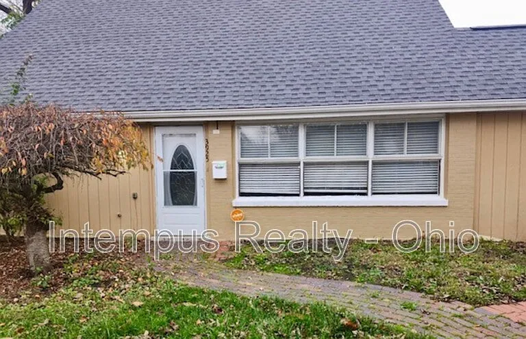 3925 Irwin Ave — Photo 1