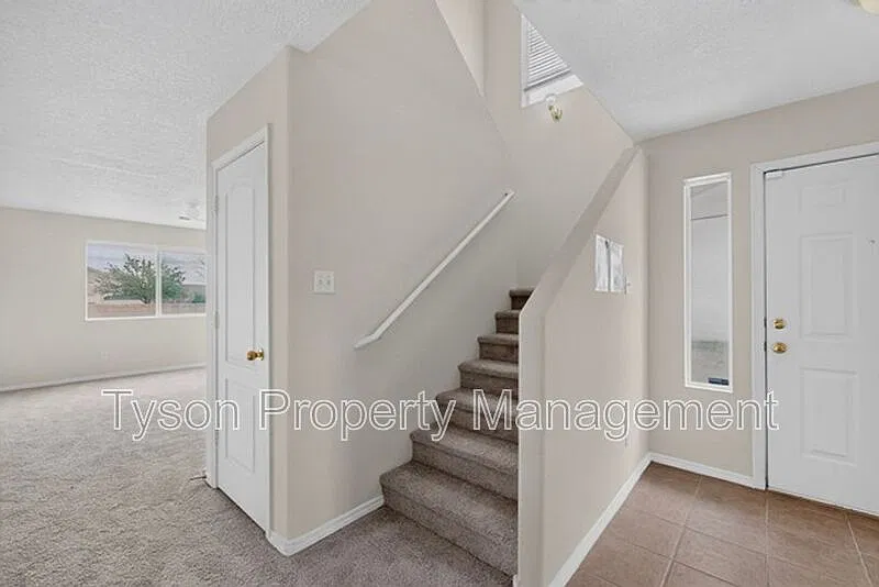 3 bed, 2.5 bath, 2276 sqft, $2,295 — Photo 4