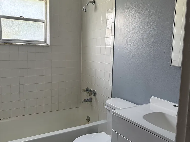 2960 NE 43rd Pl — Photo 11