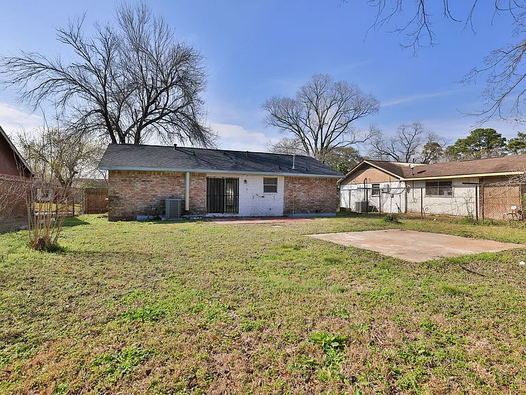 9834 Denning Dr — Photo 30