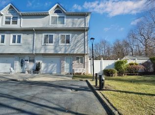 25 Sable Loop, Staten Island, NY 10306