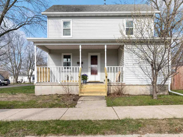 128 S 8th St, Rochelle, IL 61068