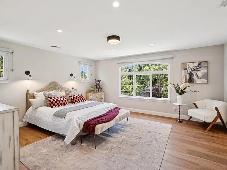 2608 Bryant St — Photo 5