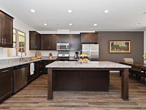 3rd image of 524 S Anaheim Blvd Unit 1