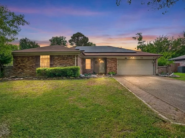 834 S Ridgeway Dr, Cleburne, TX 76033