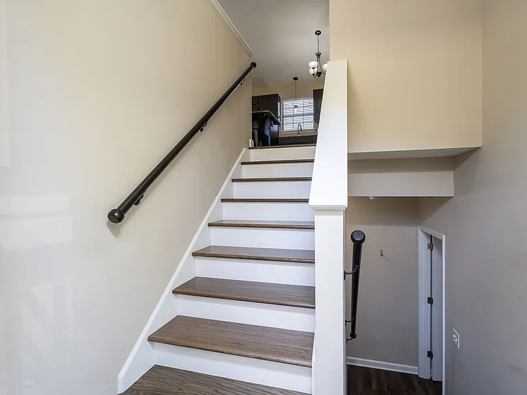 112 Kings Mountain Ct — Photo 10