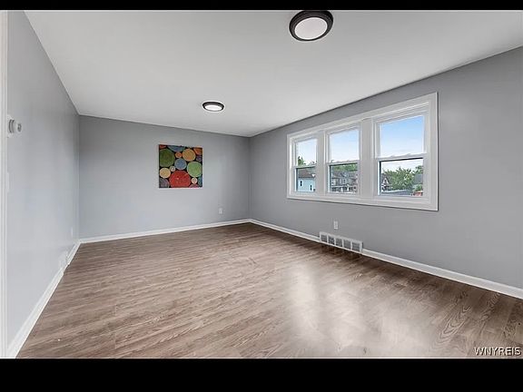 3rd image of 1368 E Delavan Ave