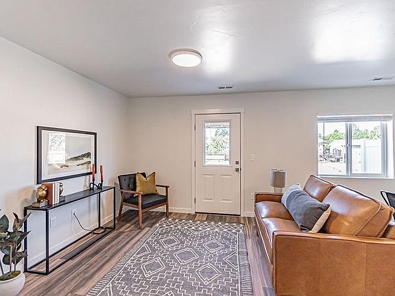 5th image of 865 Golden Bear Ln #865