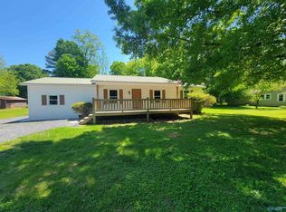 421 2nd Ave, Valley Head, AL 35989