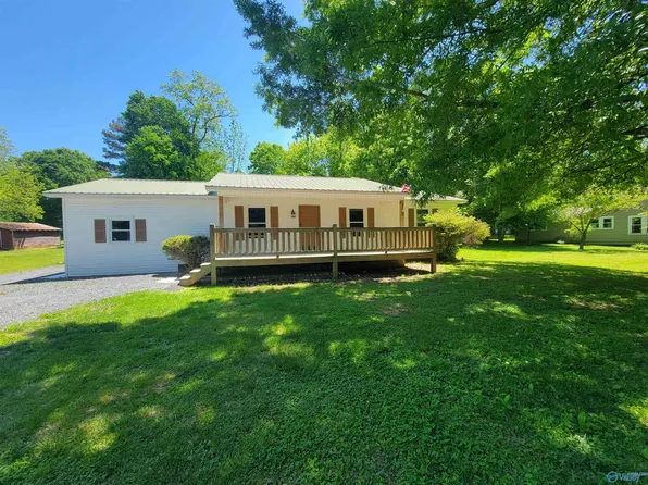 421 2nd Ave, Valley Head, AL 35989