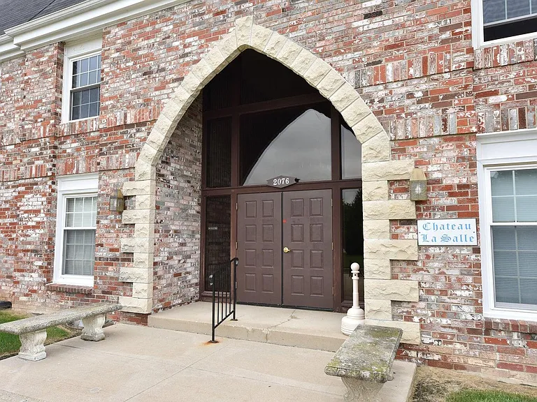 2076 Chateau Ct #106 — Photo 2
