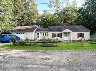 26054 Lakeview Dr, Elkhart, IN 46514