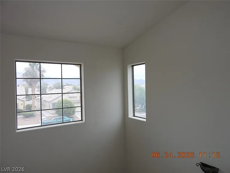 521 Dolphin Peak Ct — Photo 34