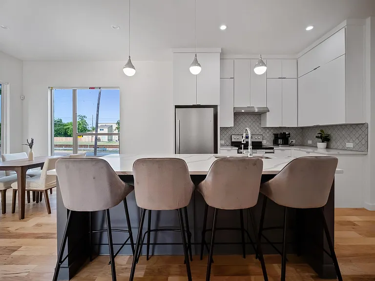 1350 Strickland St — Photo 10