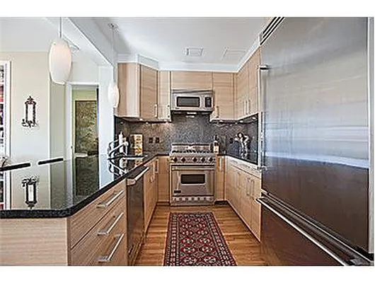 Sold by Douglas Elliman | media 21