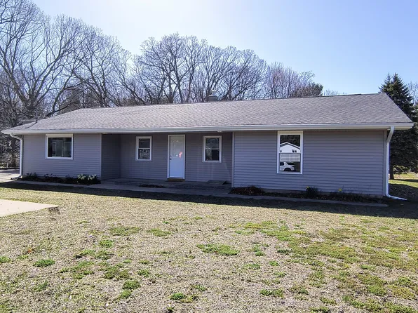 1113 N Jebavy Dr, Ludington, MI 49431