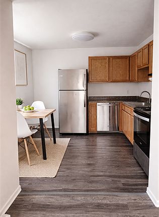 5th image of 11 Farnsworth Dr #2BRU