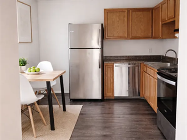 Deer Valley Apartments