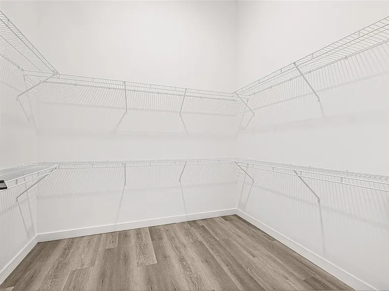 221 Main St N #Penthouse 1612 — Photo 23