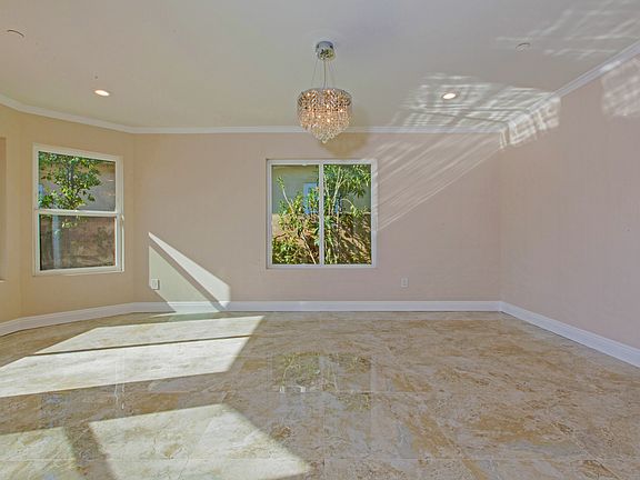 2nd image of 610 Estrella Ave