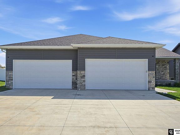 2nd image of 710 N 105th St