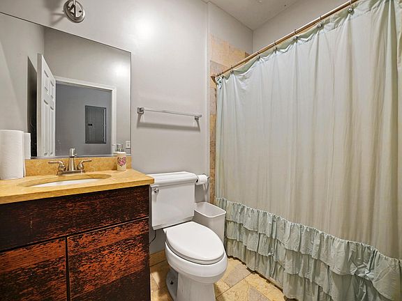 5th image of 2312 W Jackson Blvd