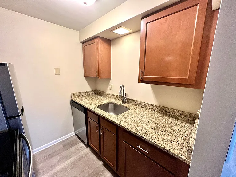 2703 Voelkel Ave — Photo 23