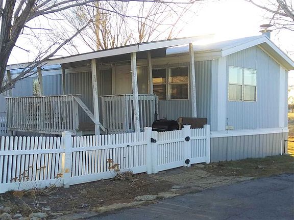 3rd image of 727 N Main St
