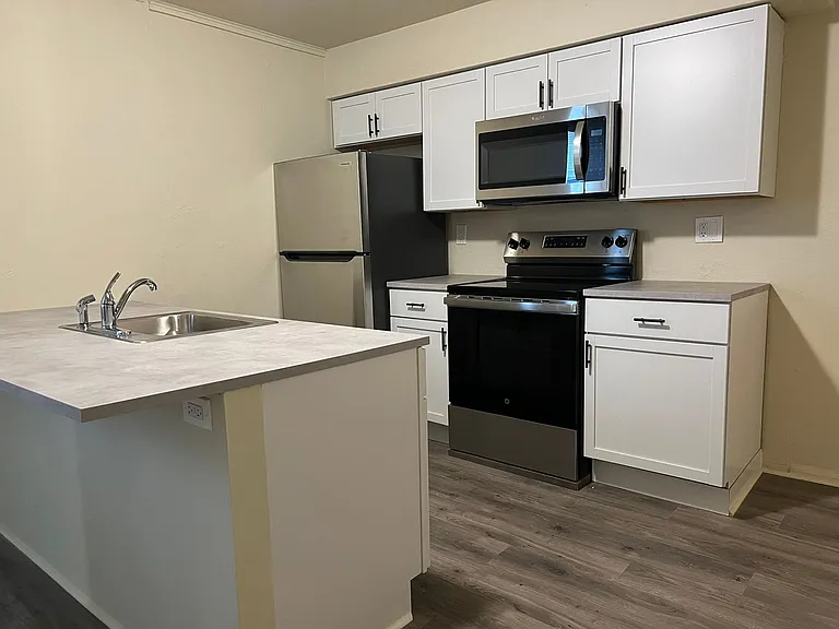 147 Virginia Ave — Photo 31