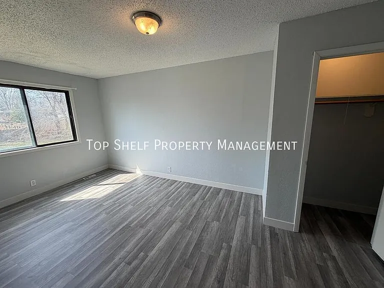 1627 E Glenwood Dr — Photo 4