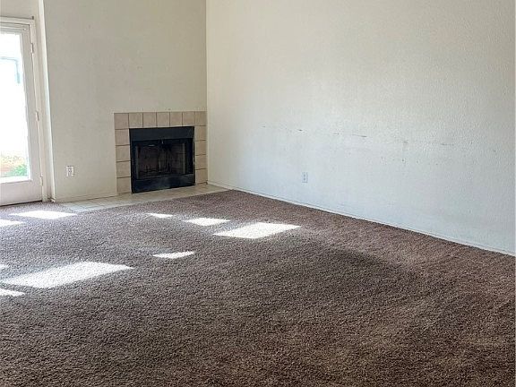 4th image of 5654 Vineyard Ln #19
