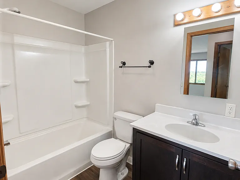 Riverine Apartments — Photo 18