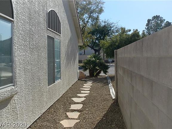 5th image of 790 Bachman Ct