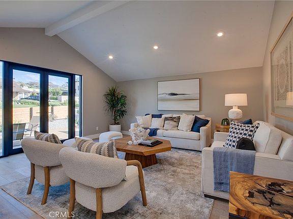 4th image of 411 Via Mesa Grande