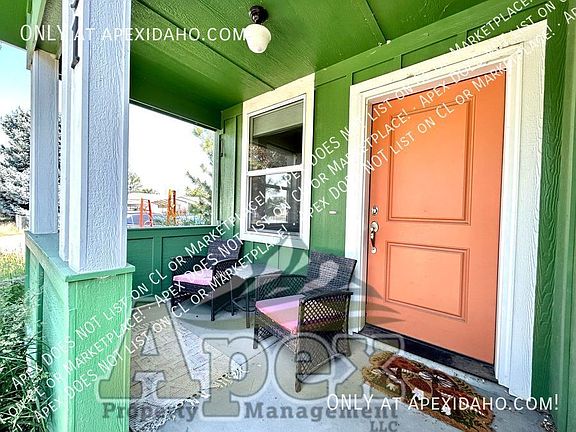 2nd image of 331 E 40th St