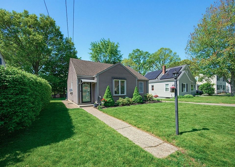 1st image of 22 Hillcrest Ave