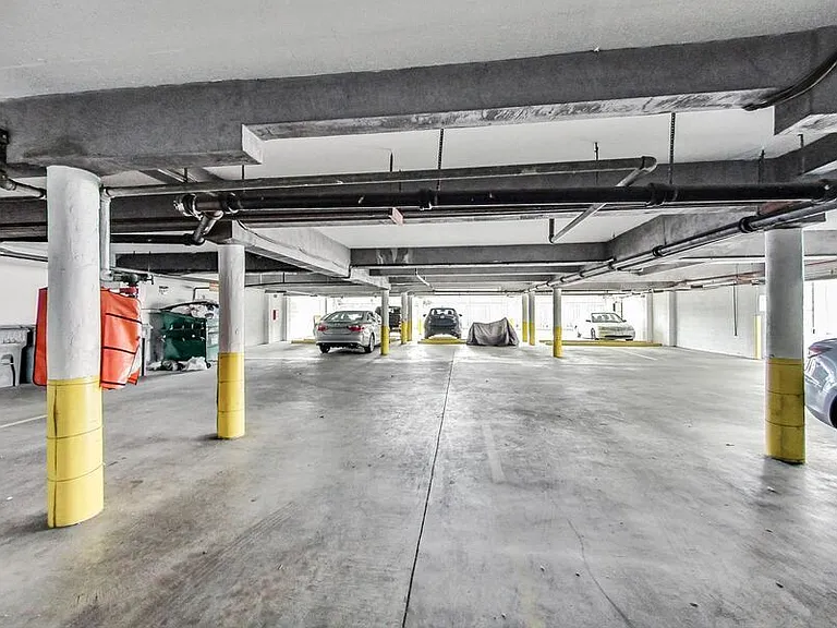 210 Athol Ave #10 — Photo 16