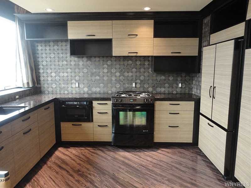 1st image of 610 Main St #601