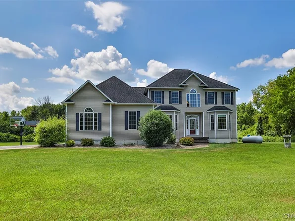 1286 Bargeview Dr, Chittenango, NY 13037