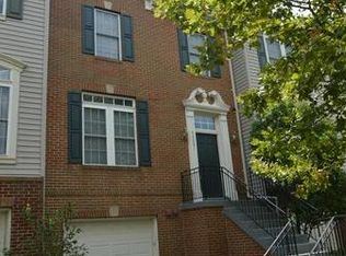 43061 Golf View Dr, Chantilly, VA 20152